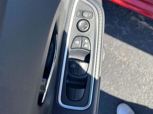 New 2025 Nissan Versa SR w/ Trunk Package image 22