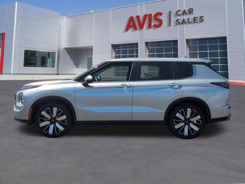 Used 2025 Mitsubishi Outlander SE AWD/4WD image 10