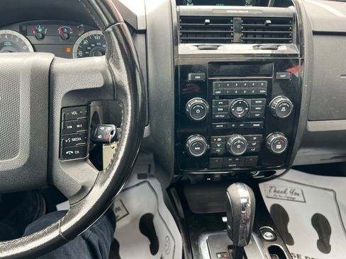 Used 2011 Ford Escape Limited w/ 302A Rapid Spec Order Code image 22