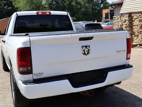 Used 2017 RAM 1500 Express w/ Express Value Package AWD/4WD image 8