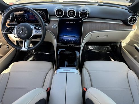 Used 2025 Mercedes-Benz C 300 4MATIC Sedan image 10