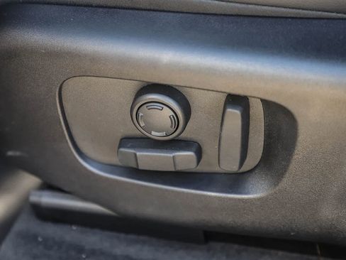 Used 2026 Land Rover Range Rover Velar S image 19