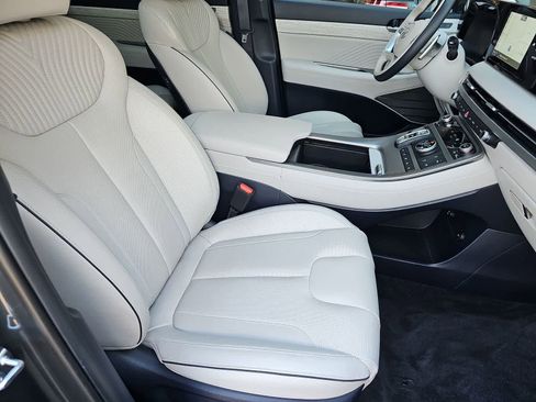 Used 2025 Hyundai Palisade Calligraphy image 18