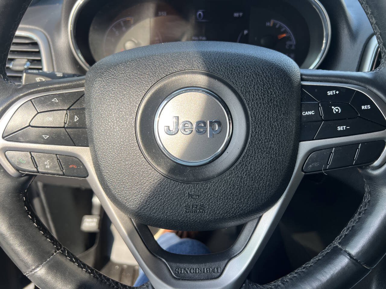 Used 2018 Jeep Grand Cherokee Limited AWD/4WD image 13