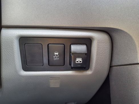 Used 2012 Toyota Tundra 2WD CrewMax w/ SR5 Pkg image 9