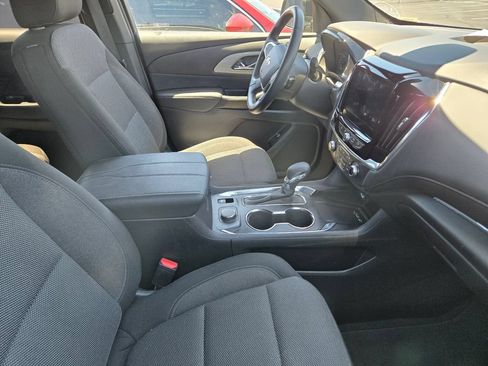 Used 2023 Chevrolet Traverse LT FWD image 3