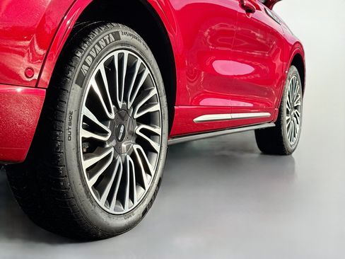 Used 2022 Lincoln Corsair Reserve w/ Equipment Group 201A AWD/4WD image 16