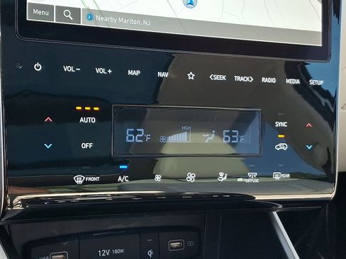 Certified 2024 Hyundai Tucson Limited FWD image 17