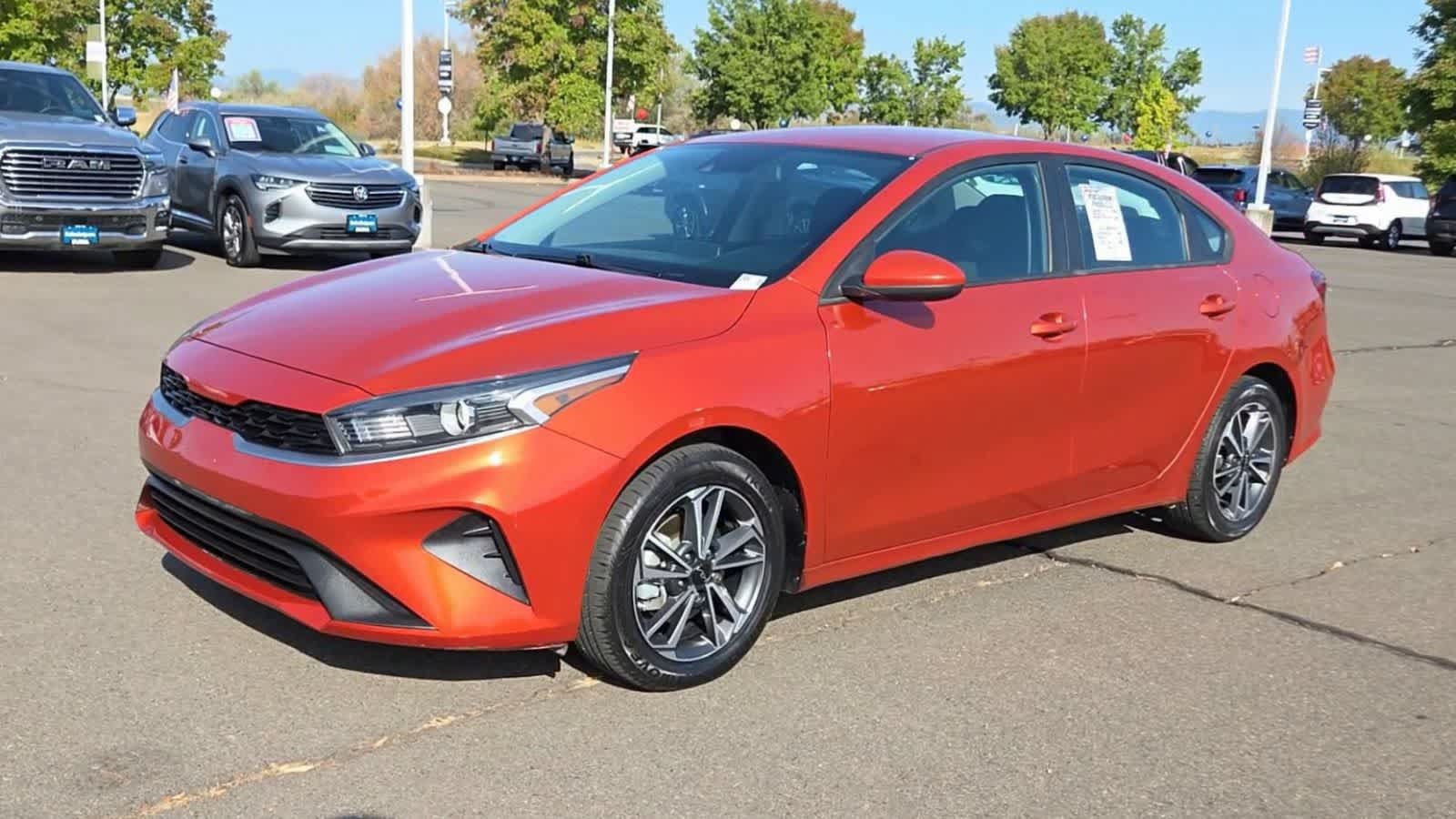 Used 2022 Kia Forte LXS FWD image 4