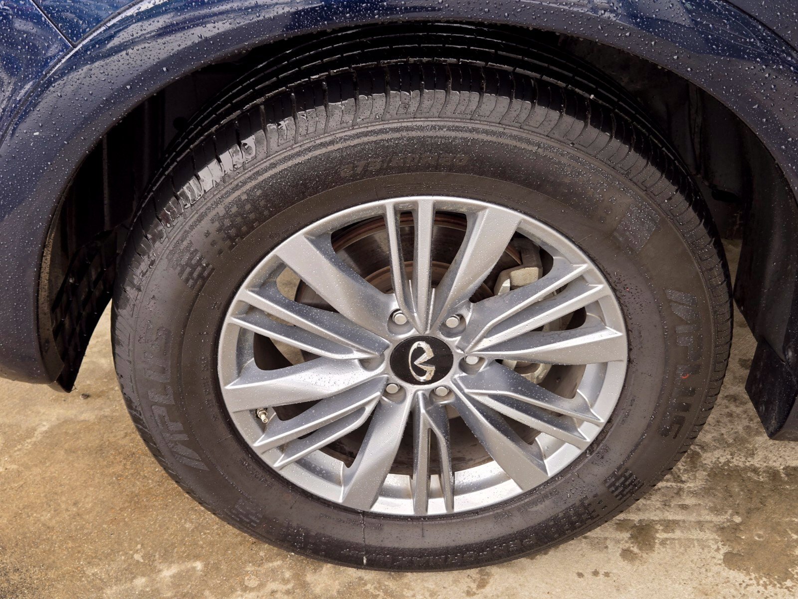 Used 2024 INFINITI QX80 Luxe AWD/4WD image 11