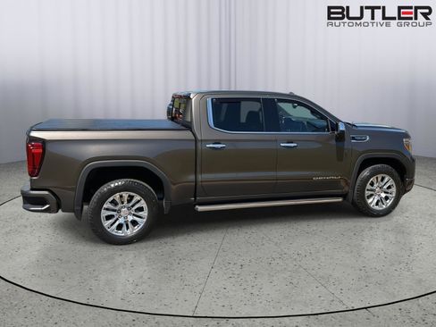 Used 2019 GMC Sierra 1500 Denali w/ Technology Package AWD/4WD image 7