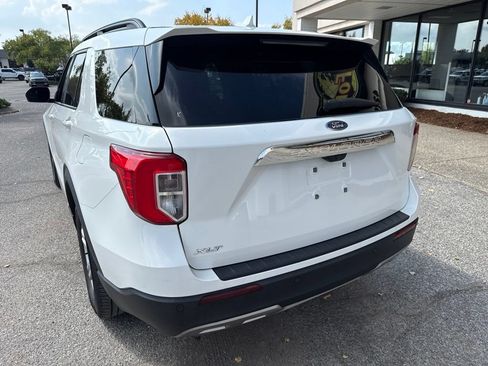 Used 2023 Ford Explorer XLT w/ Equipment Group 202A RWD image 11