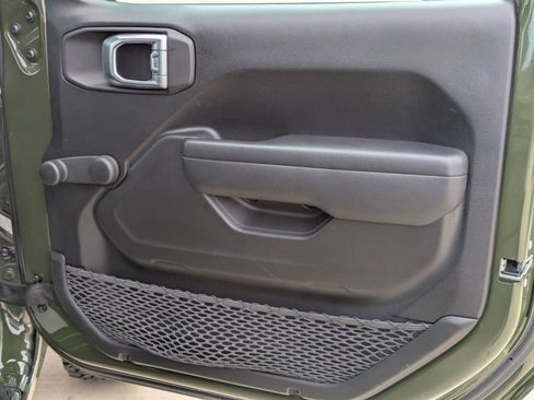 Used 2023 Jeep Gladiator Sport image 27