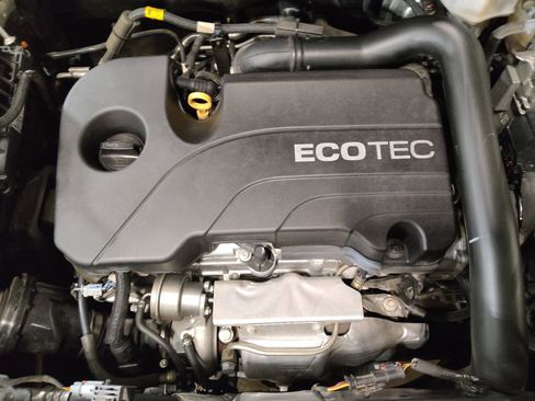 Used 2021 Chevrolet Equinox LS w/ LS Convenience Package image 30