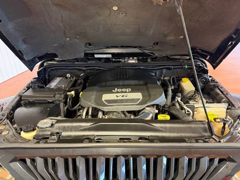 Used 2014 Jeep Wrangler Unlimited Sahara image 29