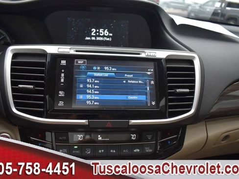 Used 2017 Honda Accord Touring image 33