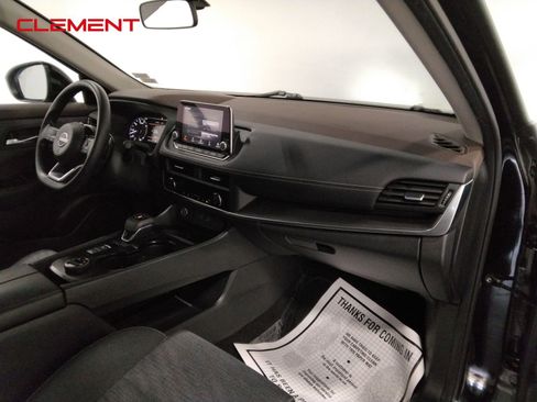 Used 2023 Nissan Rogue SV image 35