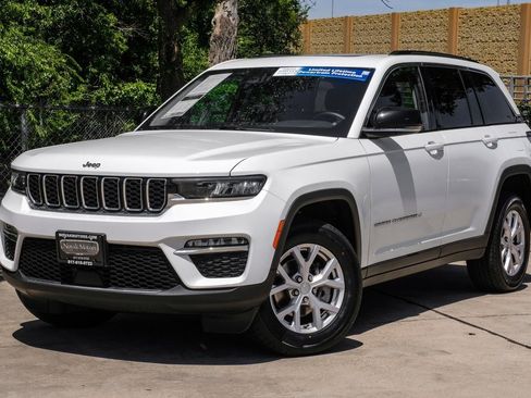 Used 2022 Jeep Grand Cherokee Limited image 11