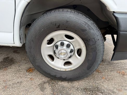 Used 2021 Chevrolet Express 2500 Work Van w/ Driver Convenience Package image 21