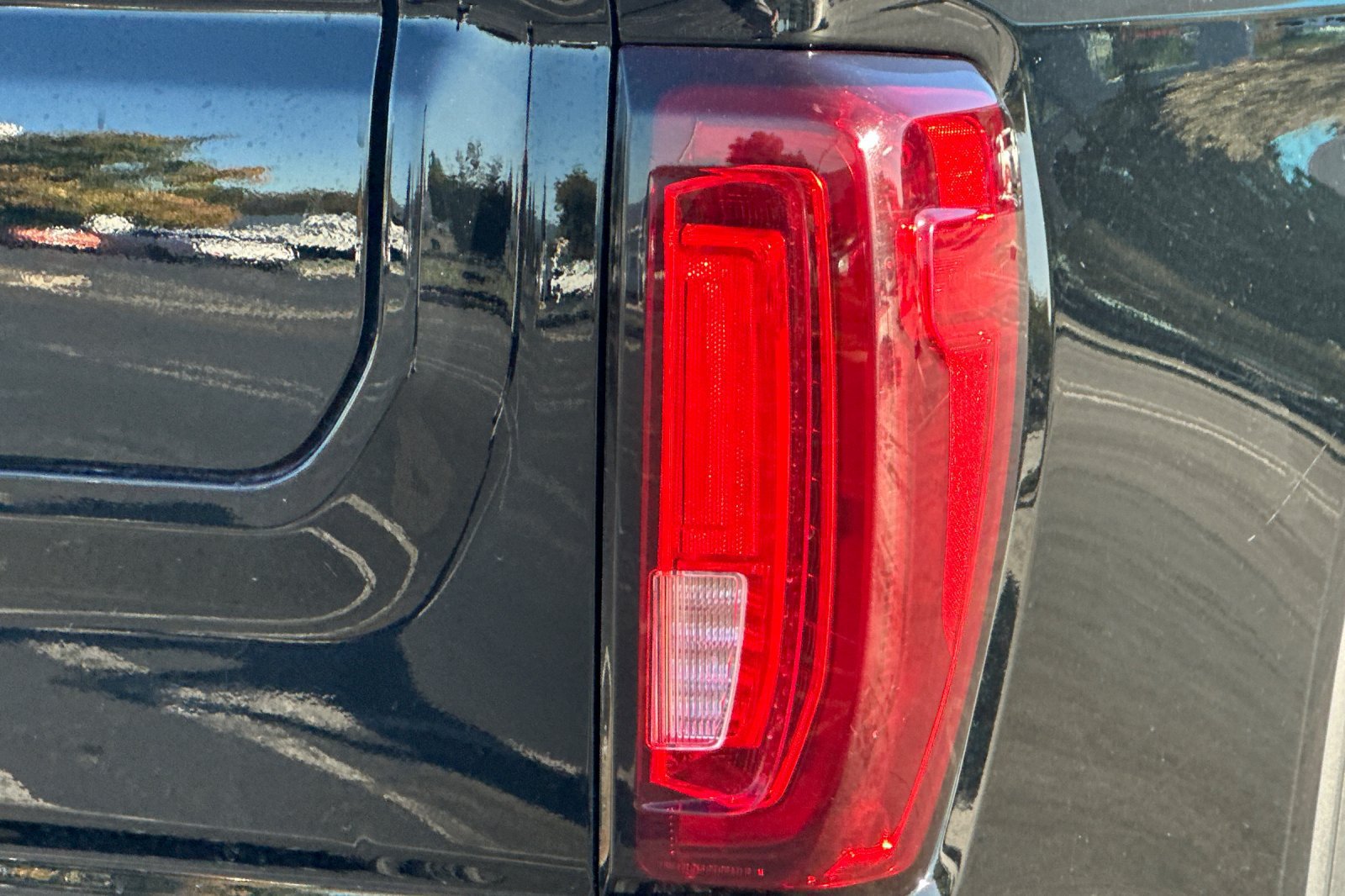 Used 2025 GMC Sierra 1500 SLT AWD/4WD image 48