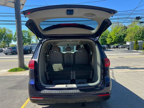 Used 2020 Kia Sedona LX FWD image 9