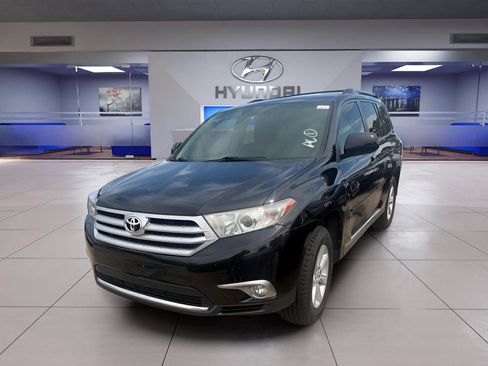 Used 2013 Toyota Highlander SE FWD image 3