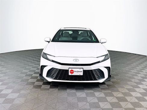 Used 2025 Toyota Camry SE w/ Convenience Package image 2