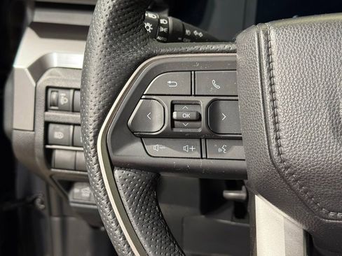 Certified 2025 Toyota Tacoma SR5 AWD/4WD image 19