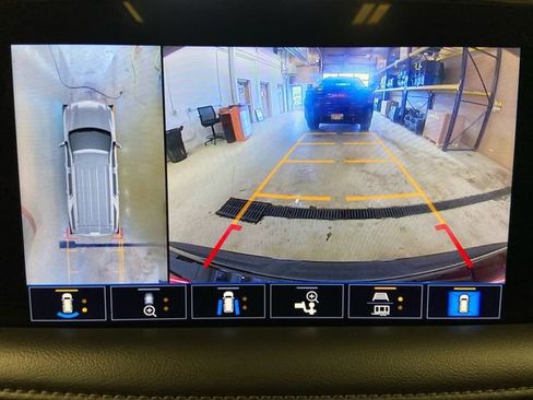 Used 2021 Chevrolet Tahoe Z71 w/ Luxury Package image 20