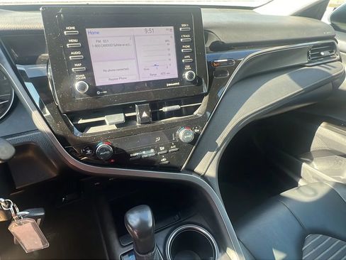 Used 2023 Toyota Camry SE image 17