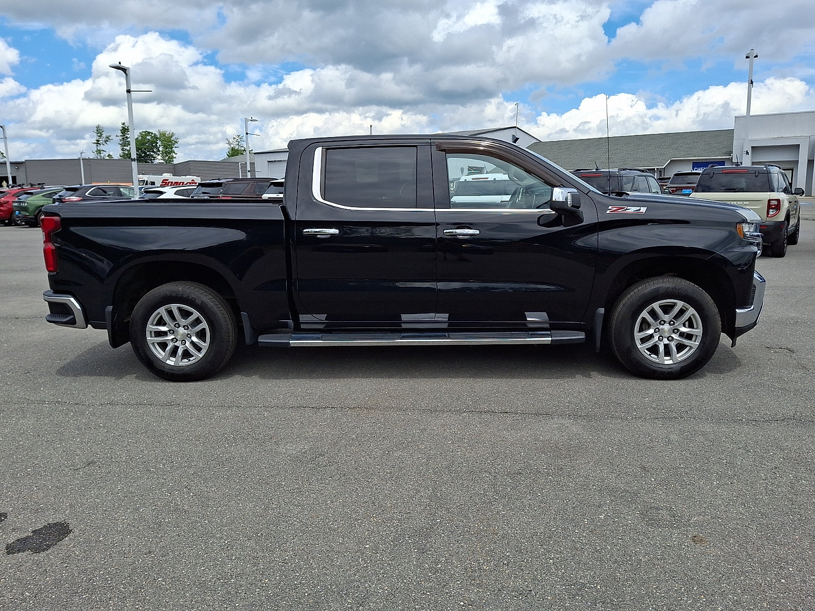 Used 2019 Chevrolet Silverado 1500 LTZ w/ LTZ Plus Package AWD/4WD image 7