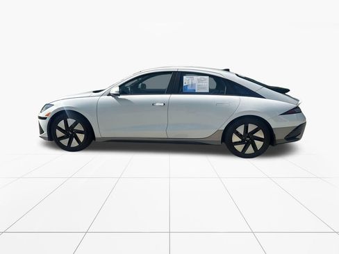 Used 2024 Hyundai Ioniq 6 SE RWD image 4