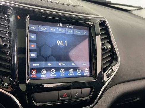 Used 2022 Jeep Cherokee Limited w/ Mopar Interior Package image 14