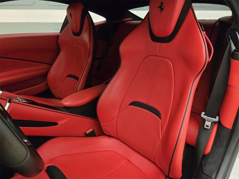 Used 2022 Ferrari Roma image 31
