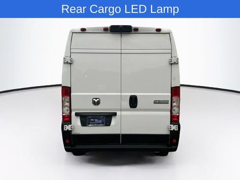 Used 2025 RAM ProMaster 2500 w/ Convenience Group FWD image 9