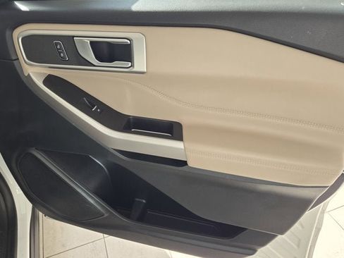 Used 2023 Ford Explorer XLT w/ Equipment Group 202A image 4