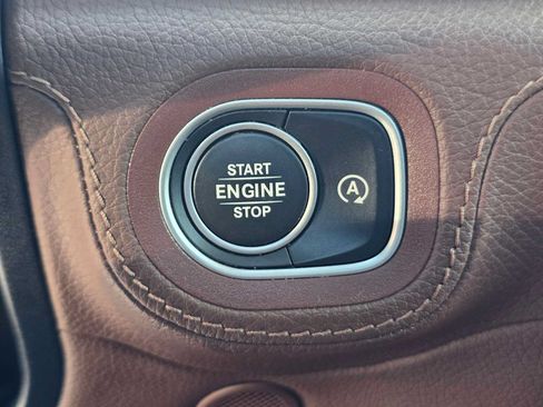 Used 2024 Mercedes-Benz GLE 350 4MATIC image 34