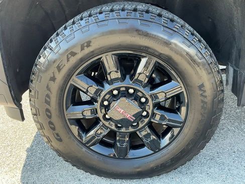 Used 2025 GMC Sierra 2500 AT4 w/ AT4 Premium Plus Package image 25