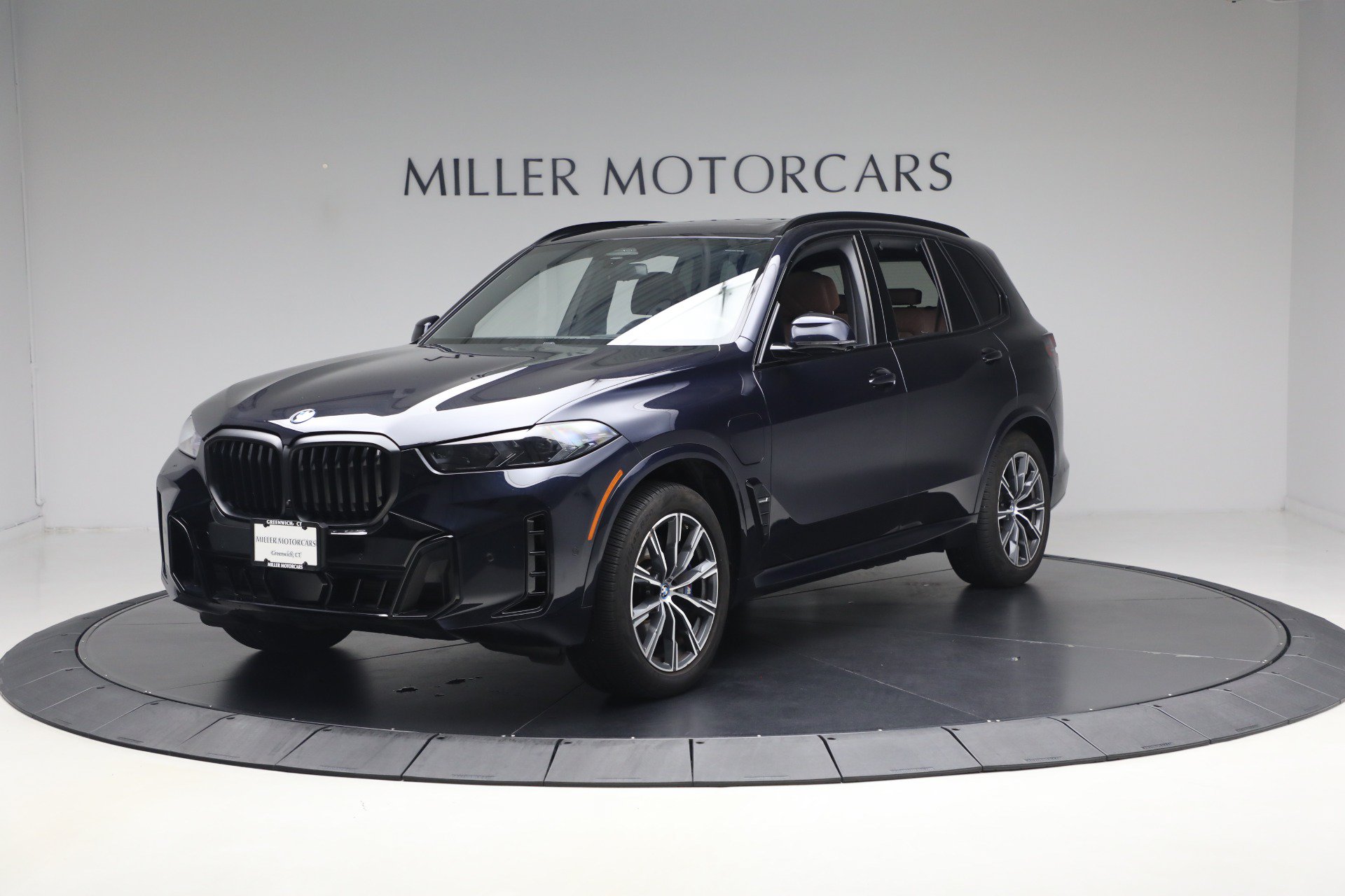 Used 2024 BMW X5 xDrive50e w/ Executive Package AWD/4WD image 1