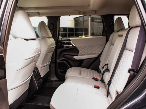 New 2025 Mitsubishi Outlander SEL AWD/4WD image 35