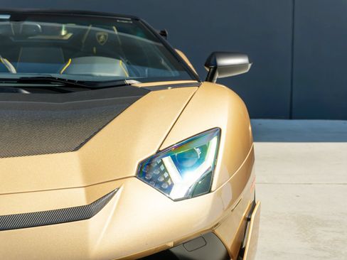 Used 2020 Lamborghini Aventador SVJ AWD/4WD image 32