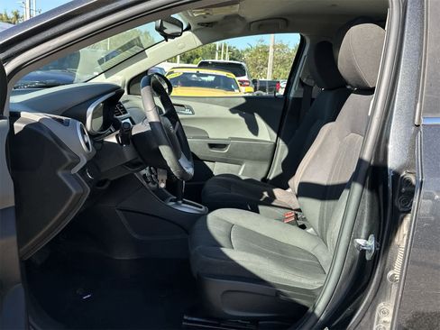 Used 2017 Chevrolet Sonic LT image 5