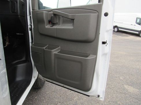 Used 2021 GMC Savana 3500 Extended w/ Power Convenience Package image 11