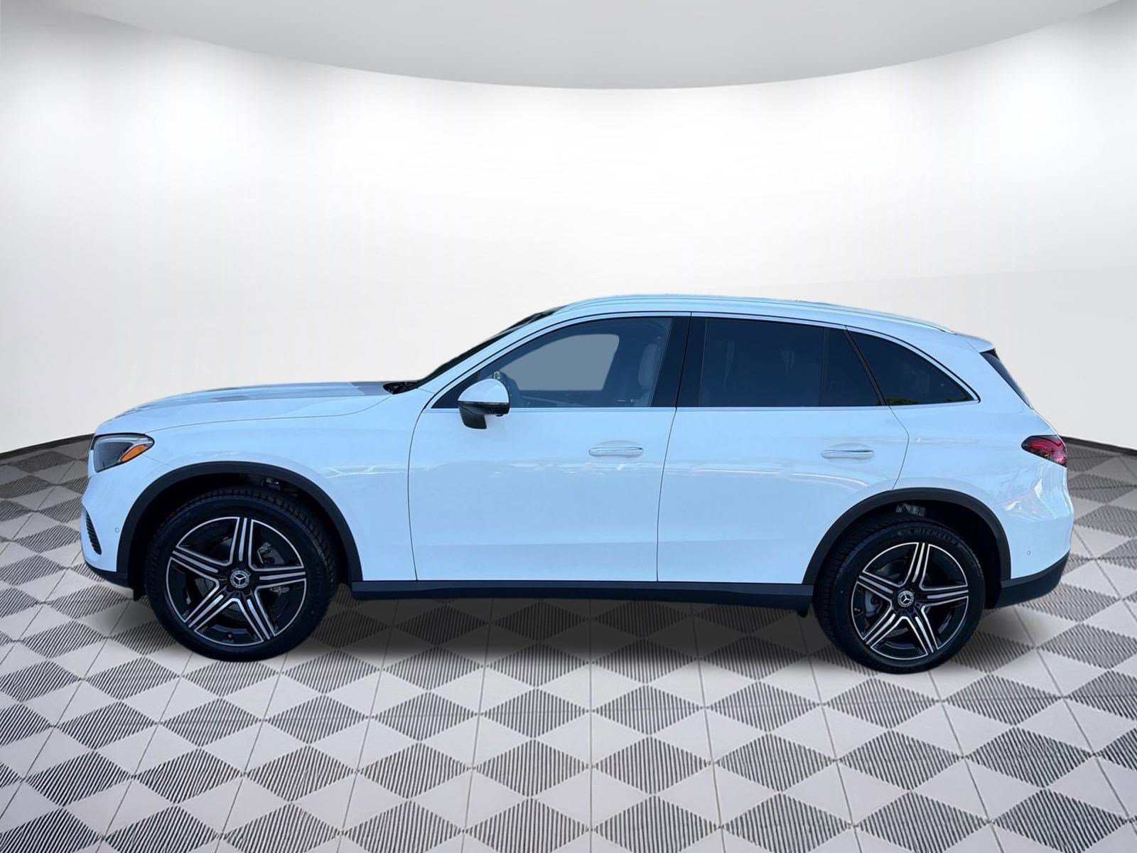 Used 2027 Mercedes-Benz GLC 300 image 2