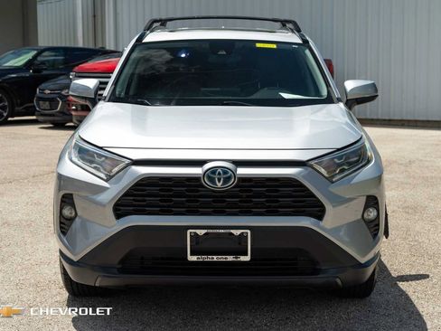 Used 2021 Toyota RAV4 XLE w/ Convenience Package AWD/4WD image 2