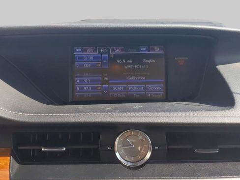 Used 2013 Lexus ES 300h w/ Luxury Pkg FWD image 25