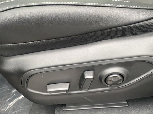 New 2025 Jeep Grand Cherokee L Altitude image 16