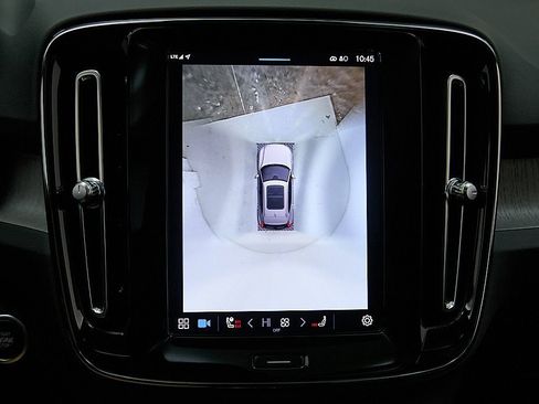 Used 2023 Volvo XC40 B5 Plus w/ Driver Assist Package image 28