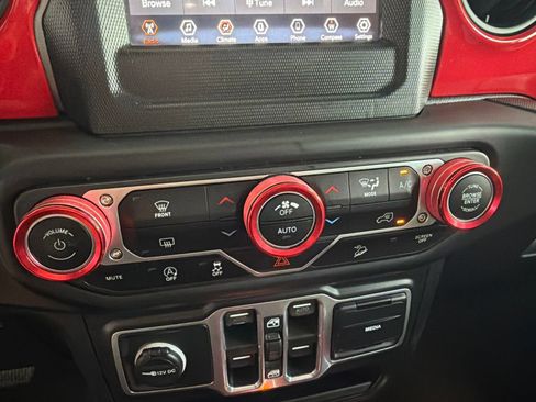 Used 2018 Jeep Wrangler Unlimited Sport S AWD/4WD image 23