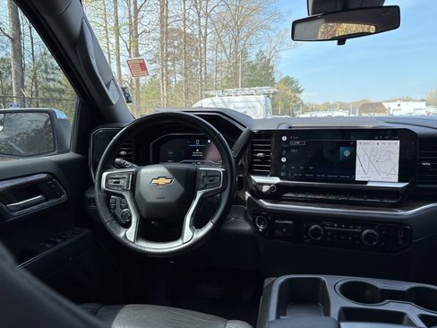 Used 2022 Chevrolet Silverado 1500 LT w/ All Star Edition Plus image 9